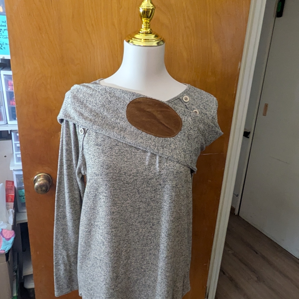 Women's Gray Long Sleeve Top, Brown Faux Suede Elbow Patches - Picture 3 of 7